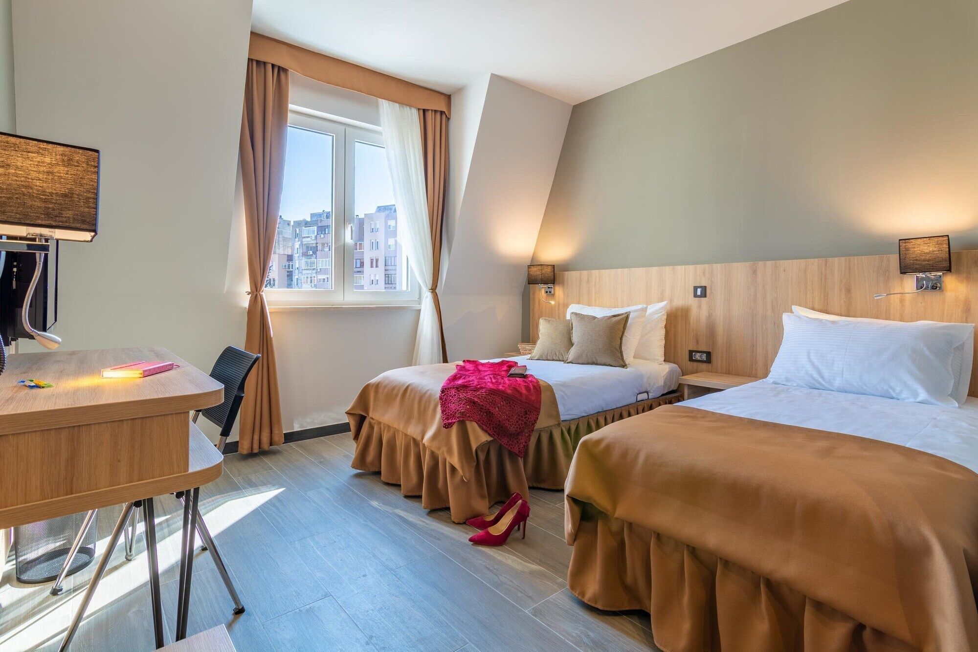 Hotel Resurs Подгорица Экстерьер фото