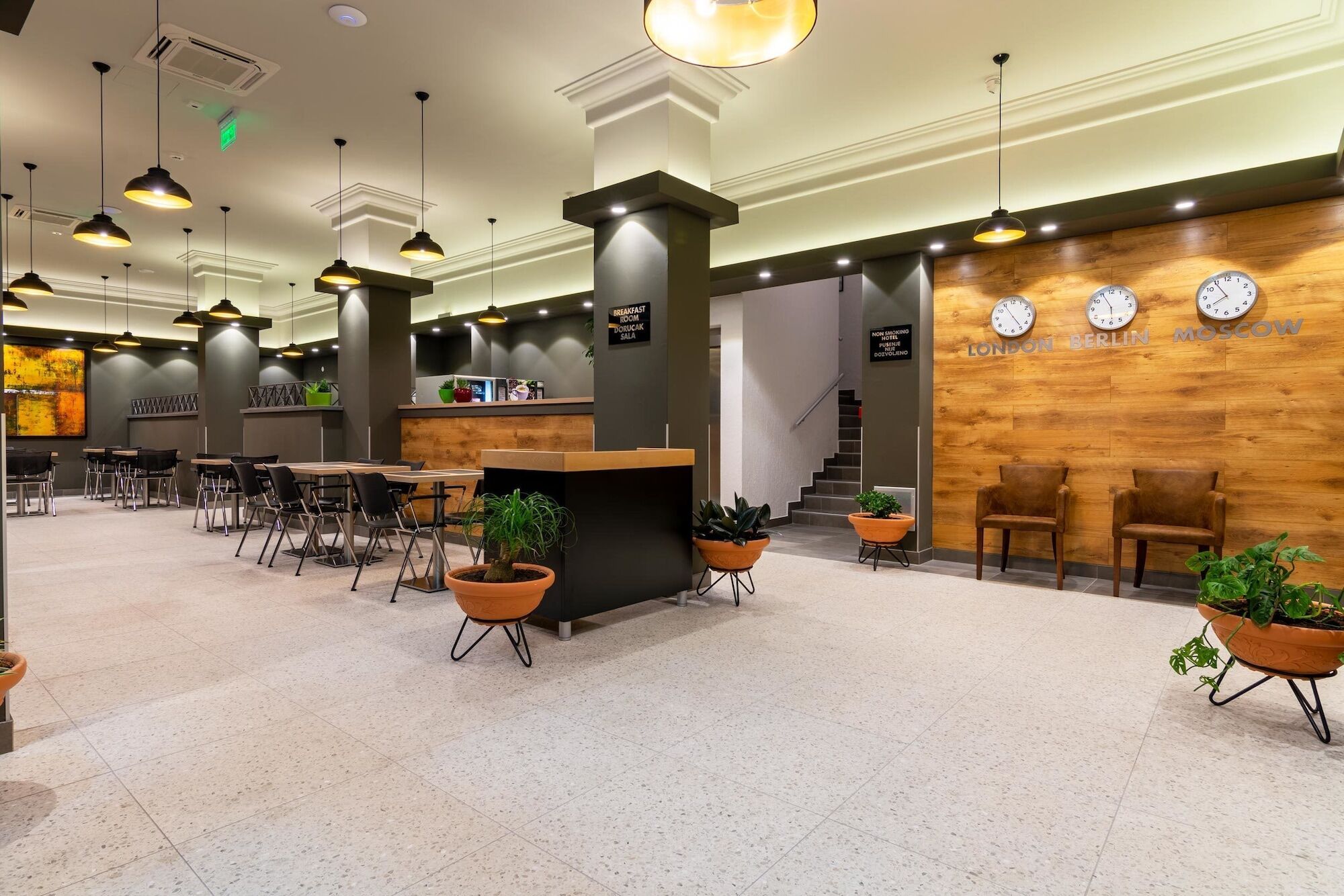 Hotel Resurs Подгорица Экстерьер фото