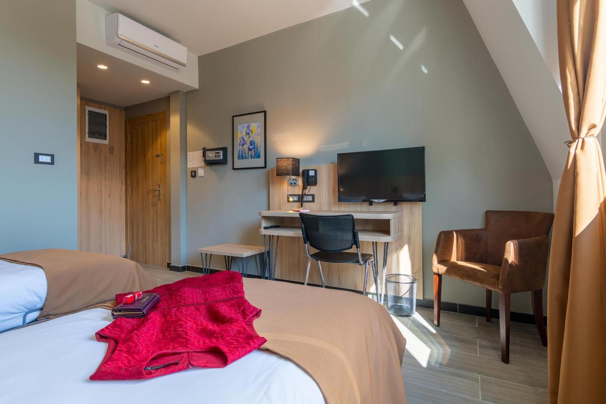 Hotel Resurs Подгорица Экстерьер фото