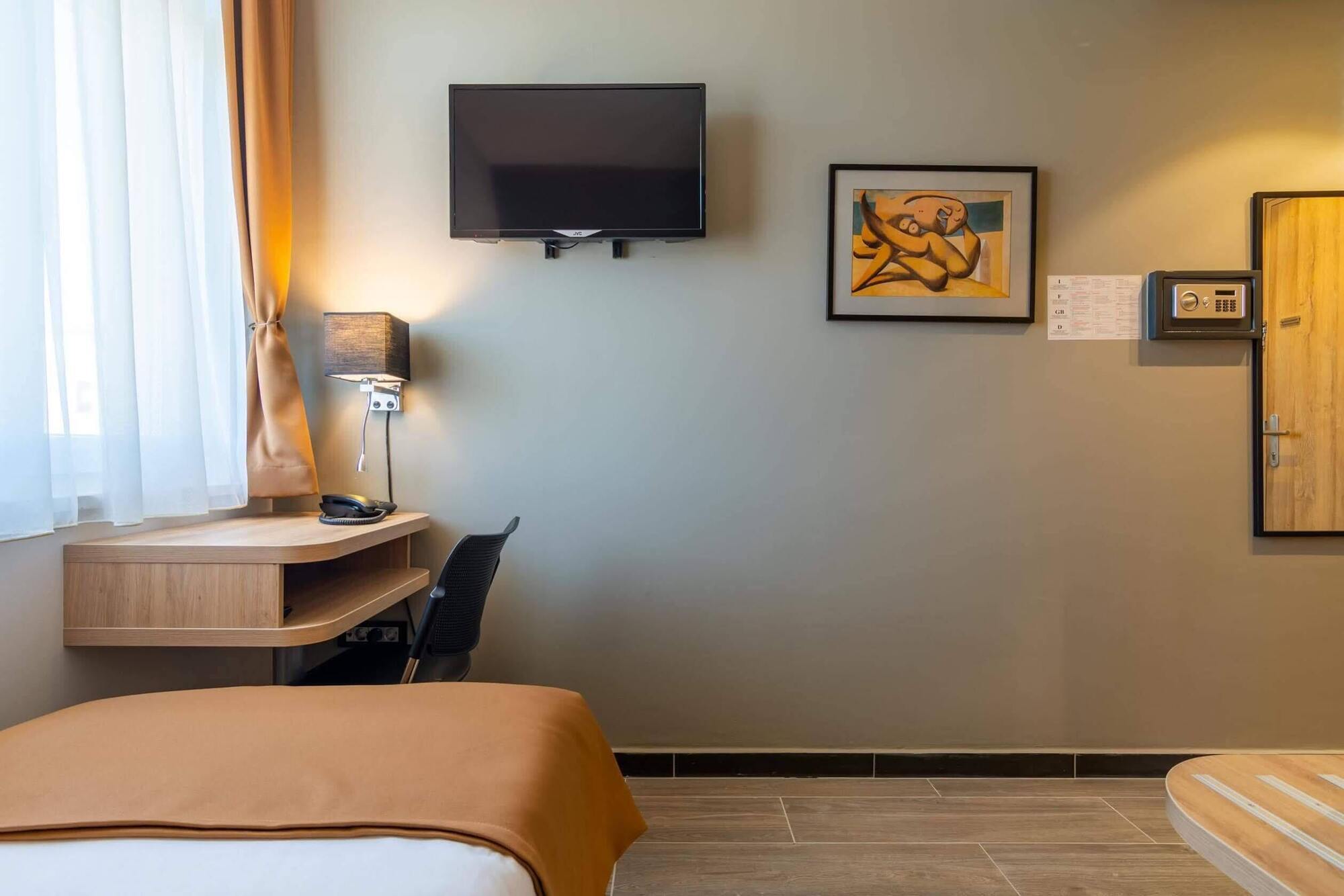 Hotel Resurs Подгорица Экстерьер фото