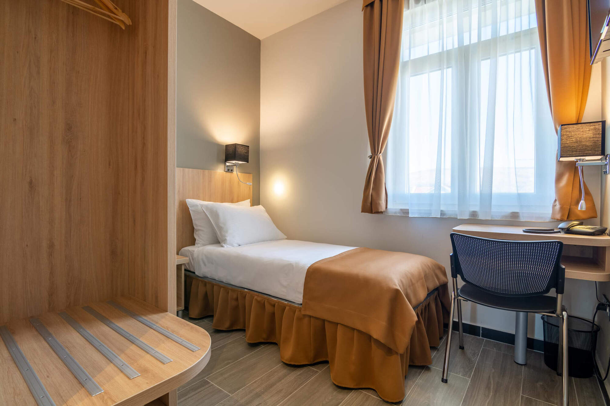 Hotel Resurs Подгорица Экстерьер фото