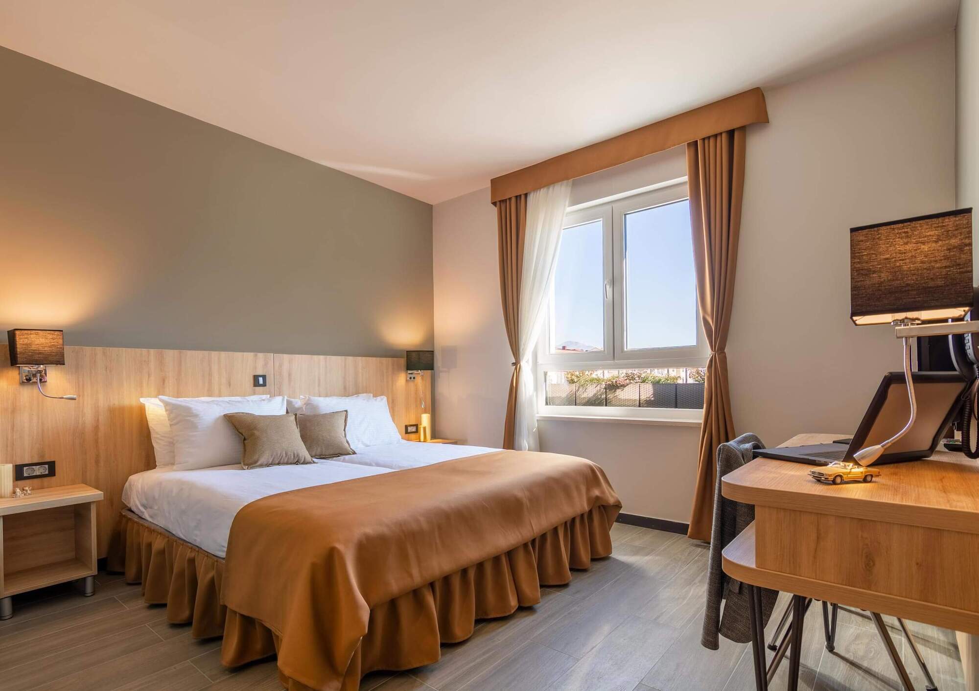 Hotel Resurs Подгорица Экстерьер фото
